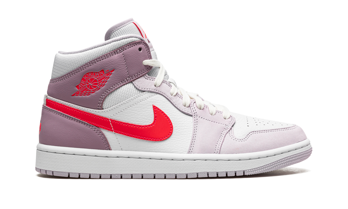 AIR JORDAN 1 MID WMNS Valentine’s Day 2022 DR0174 500