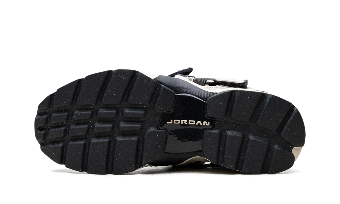 Jordan Trunner LX WMNS Light Orewood Brown HQ2164 102