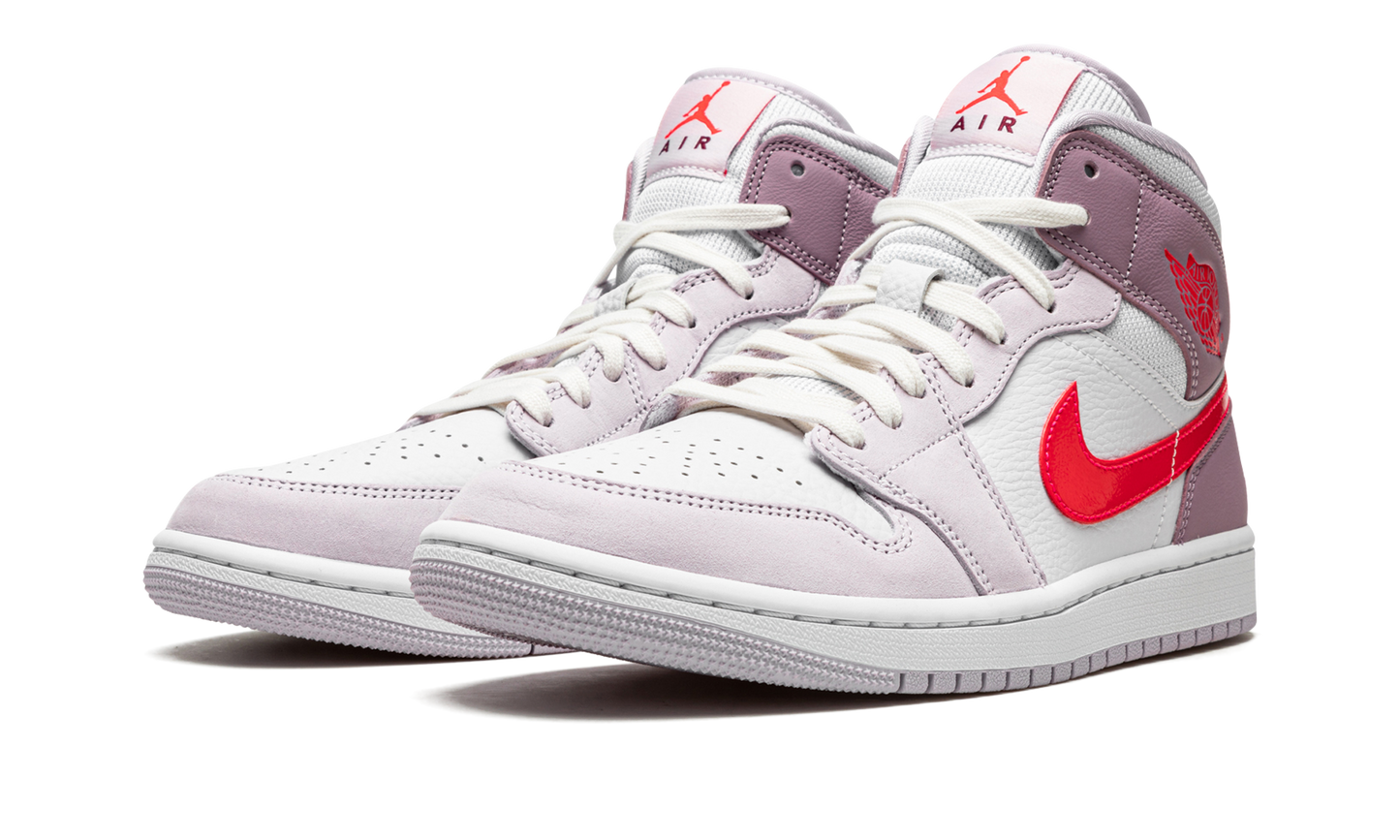 AIR JORDAN 1 MID WMNS Valentine’s Day 2022 DR0174 500