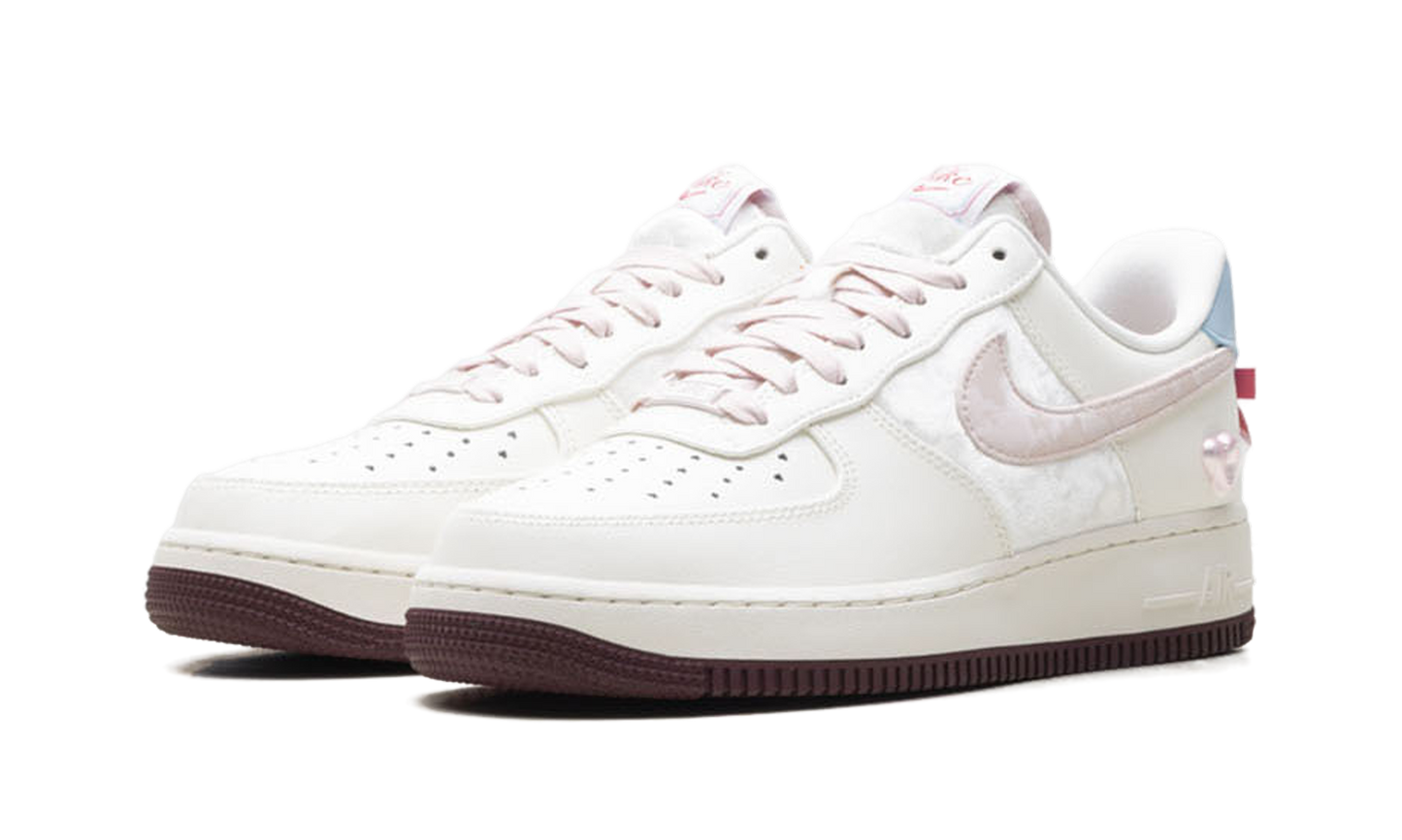 Nike Nike Air Force 1 WMNS Valentine's Day (2026) IQ4937 161
