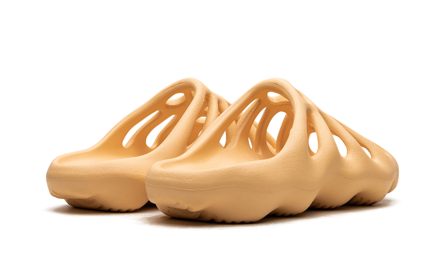 Yeezy 450 Slide "Cream" GZ9864