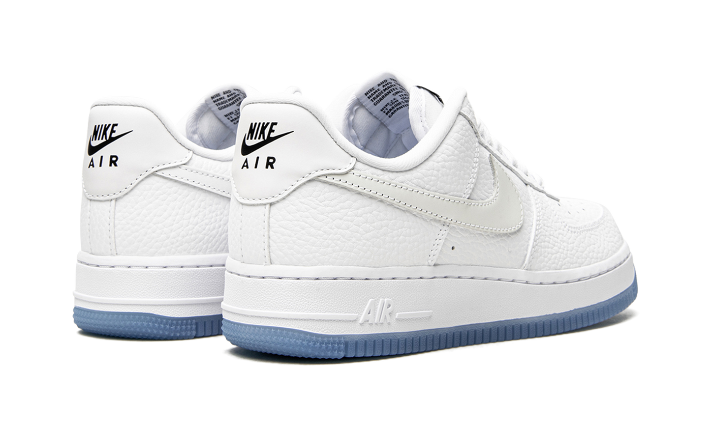 Nike AIR FORCE 1 LO WMNS UV Reactive Swoosh DA8301 101