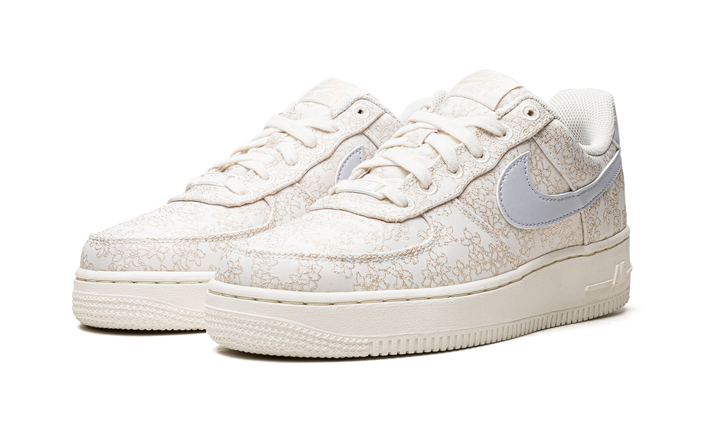 Nike AIR FORCE 1 '07 SE JACQ WMNS Flower Embroidery DR6402 900