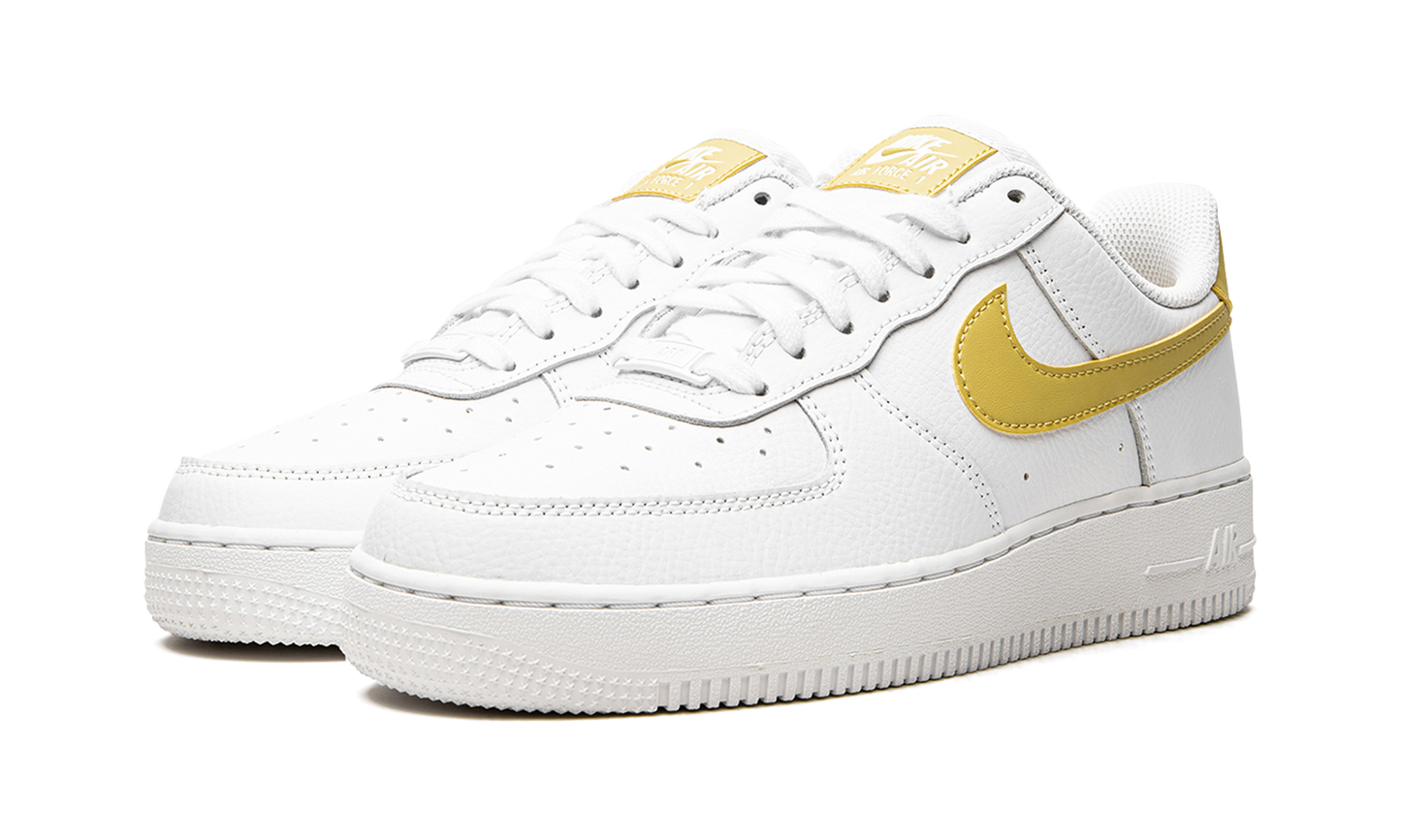 Nike AIR FORCE 1 LO MNS WMNS White / Saturn Gold 315115 170