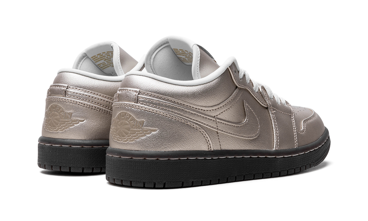 Air Jordan 1 Low SE WMNS Metallic Zinc HQ3529 099