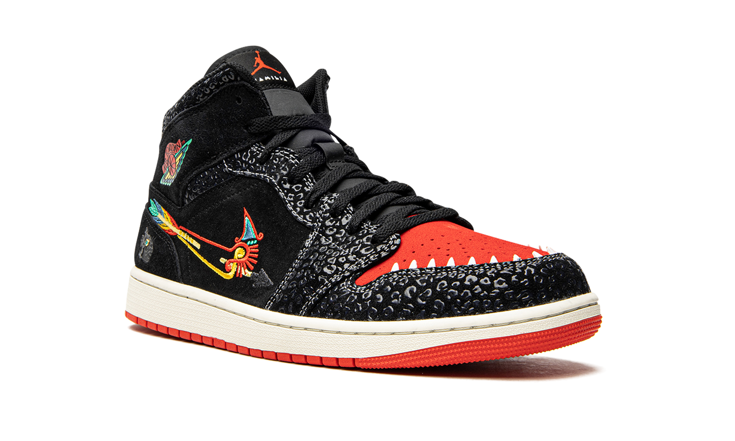Air Jordan 1 Mid SE Siempre Familia DN4904 001