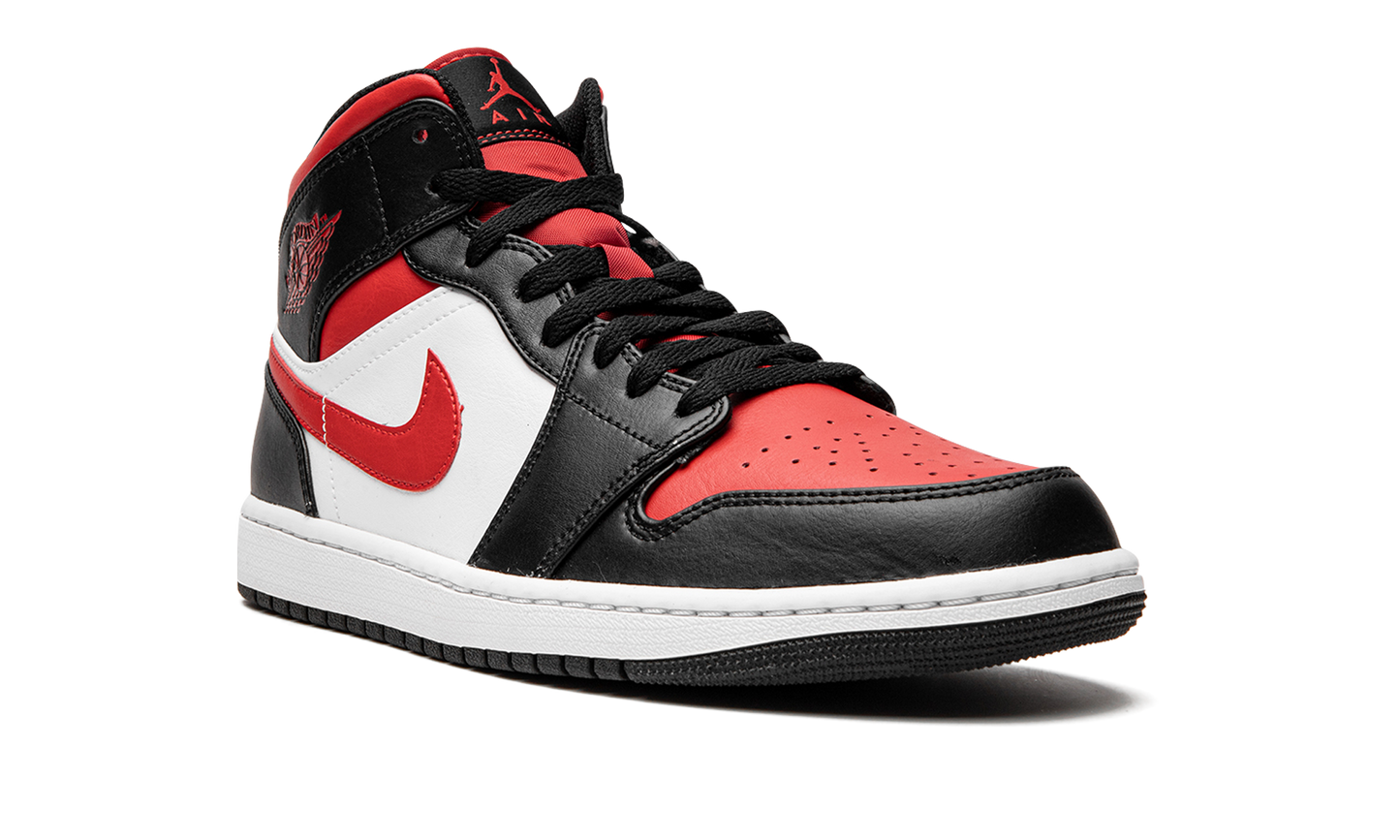 Air Jordan 1 Mid Bred Toe 554724 079