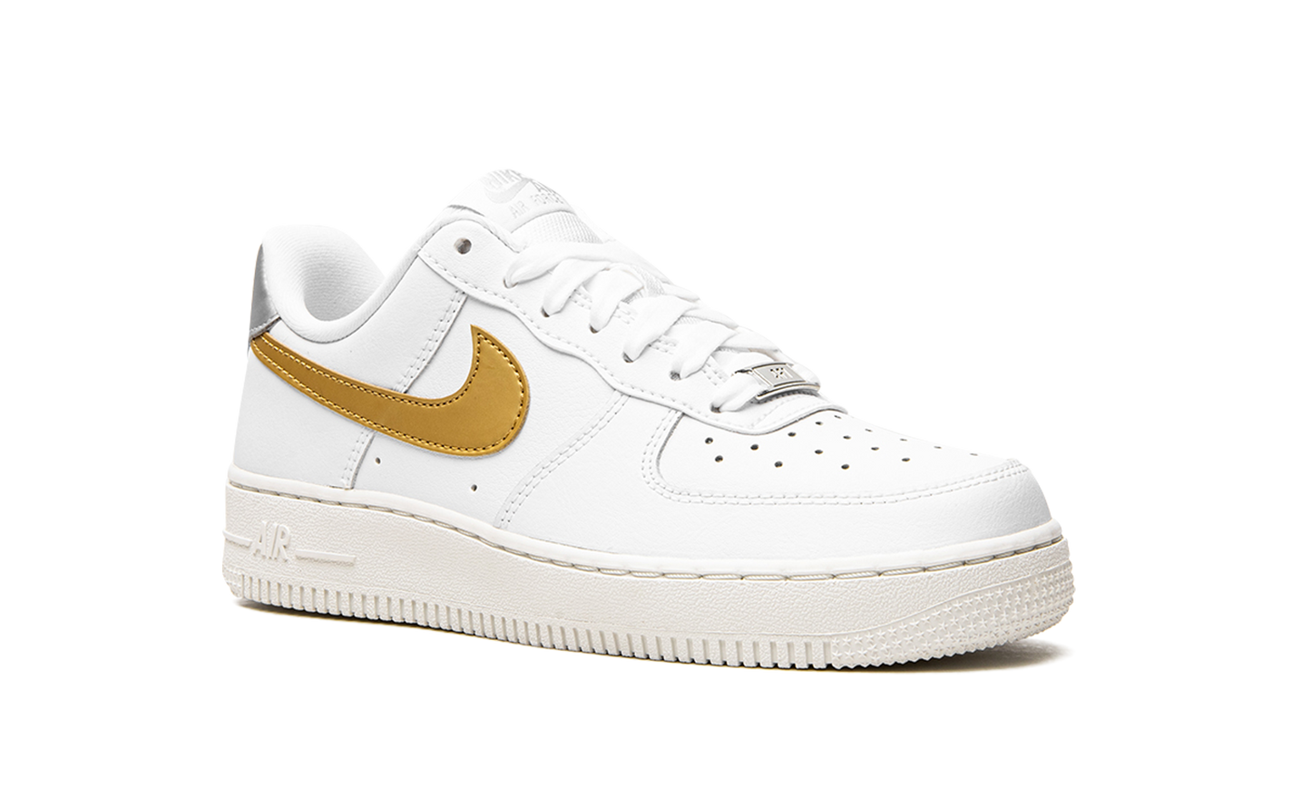 Nike AIR FORCE 1 MNS WMNS White / Gold / Silver DD8959 106