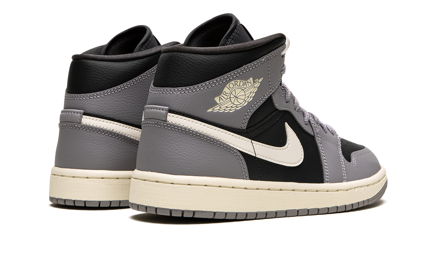 AIR JORDAN 1 MID WMNS CEMENT GREY BQ6472 022