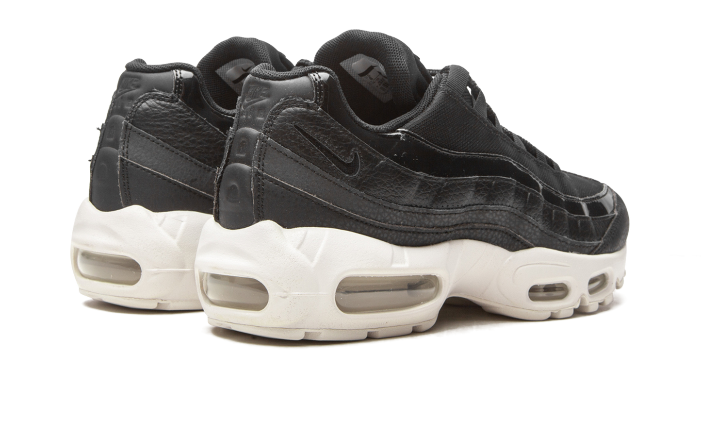 Nike AIR MAX 95 SE MNS WMNS AQ4138 001