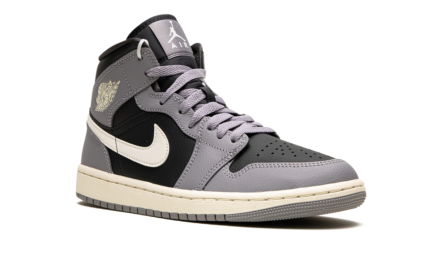 AIR JORDAN 1 MID WMNS CEMENT GREY BQ6472 022