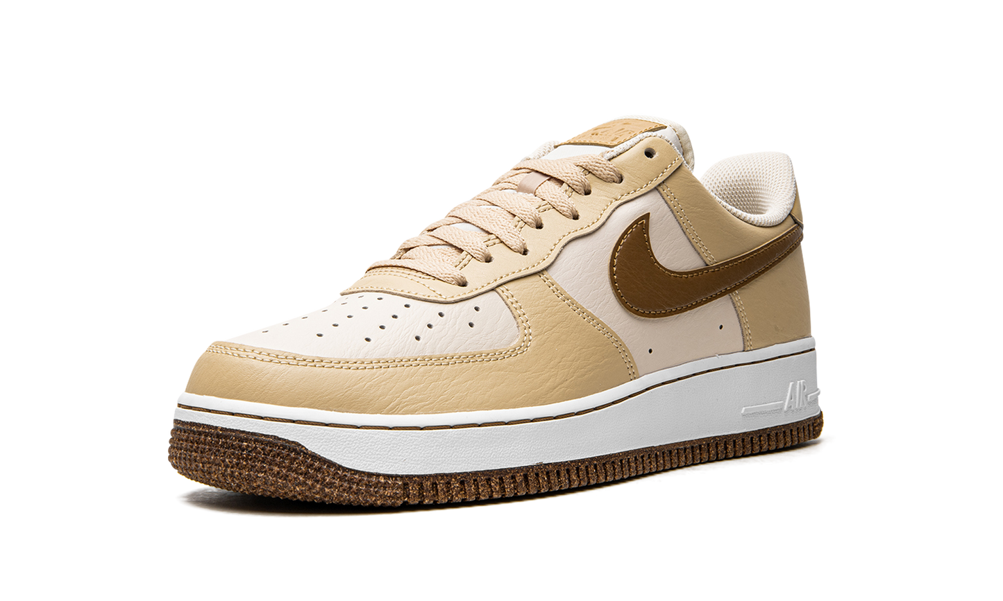 Nike Air Force 1 Low '07 LV8 "Inspected by Swoosh" DQ7660 200