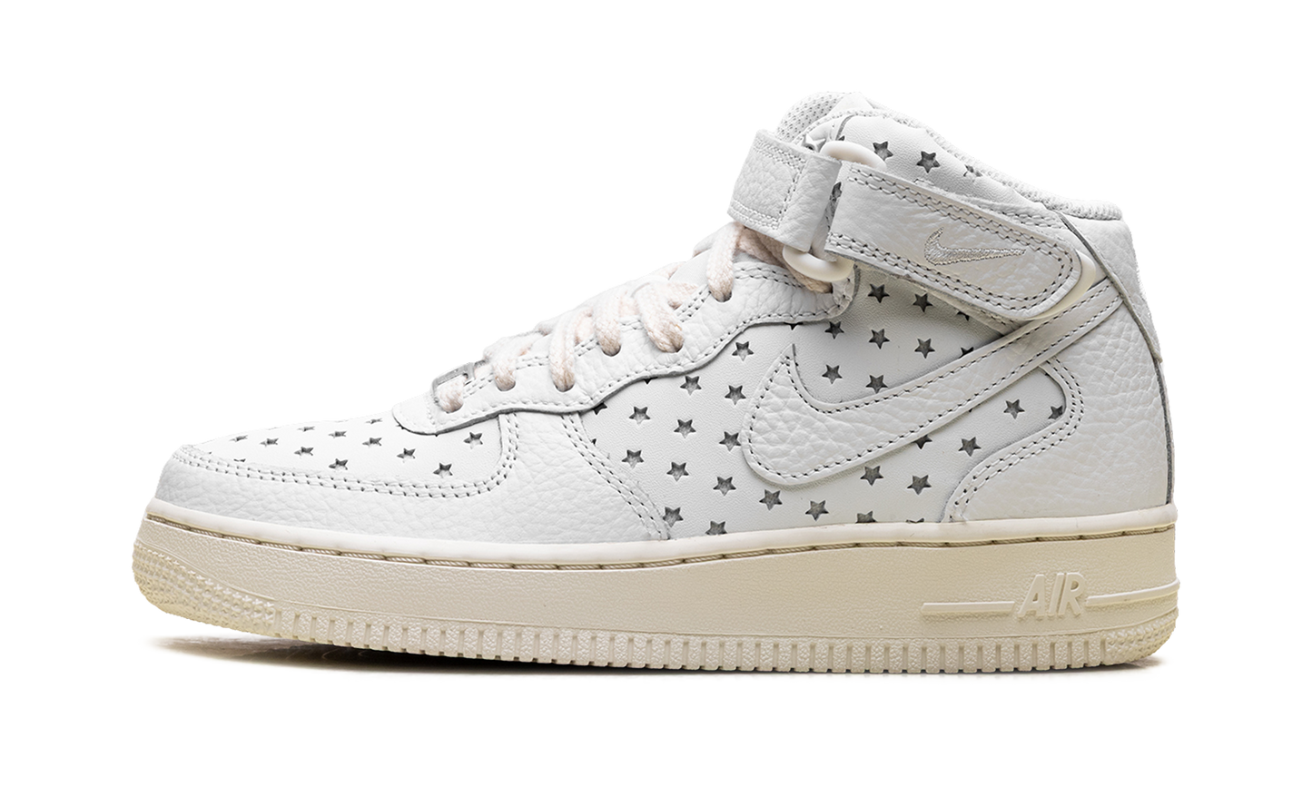 Nike AIR FORCE 1 MID WMNS CUT OUT STARS DV3451 100