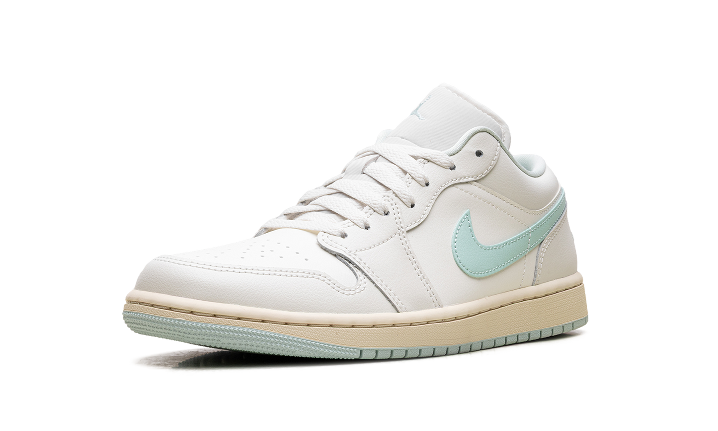 Jordan 1 Low WMNS Sail Igloo DC0774 134