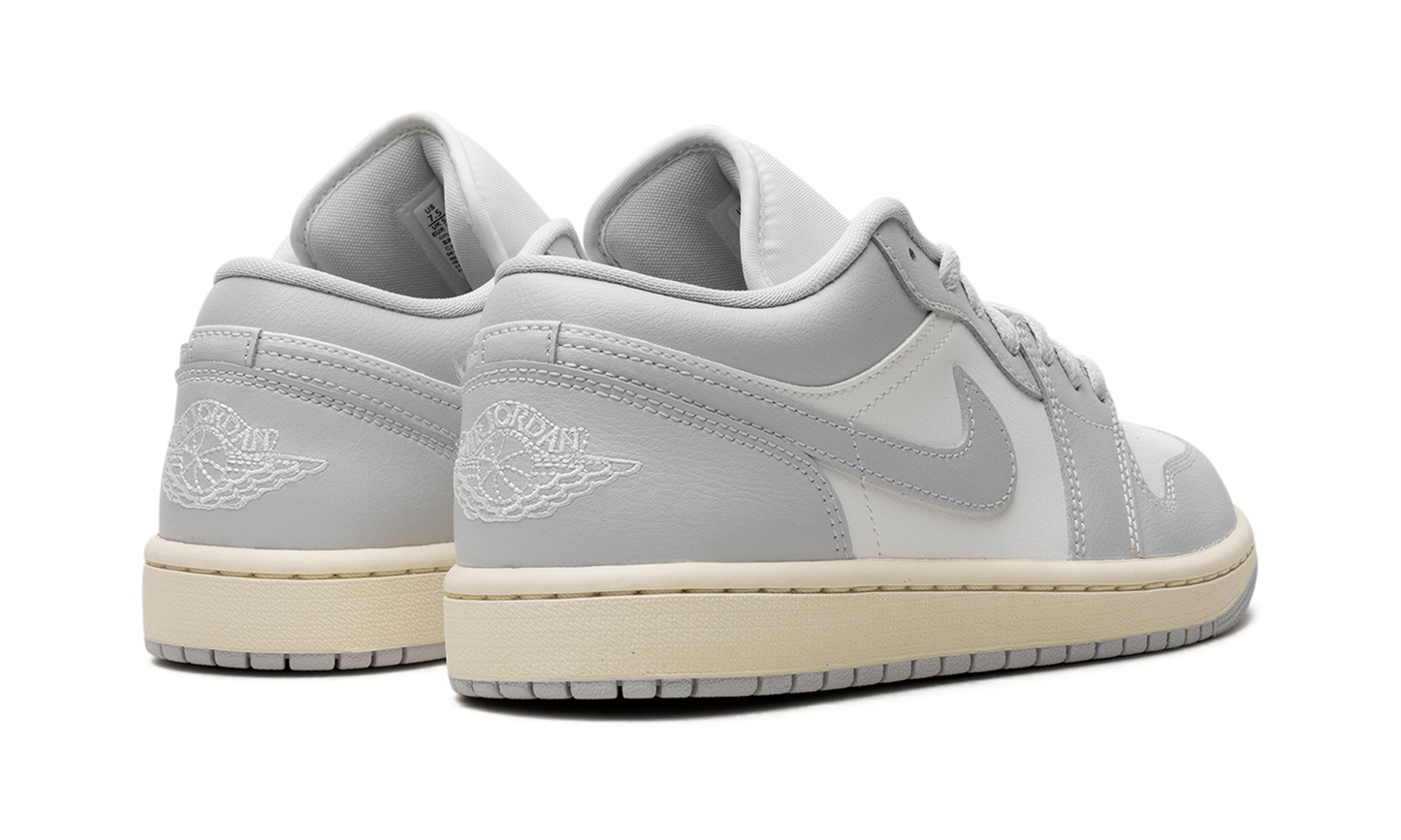 Air Jordan 1 WMNS Light Grey DC0774 103