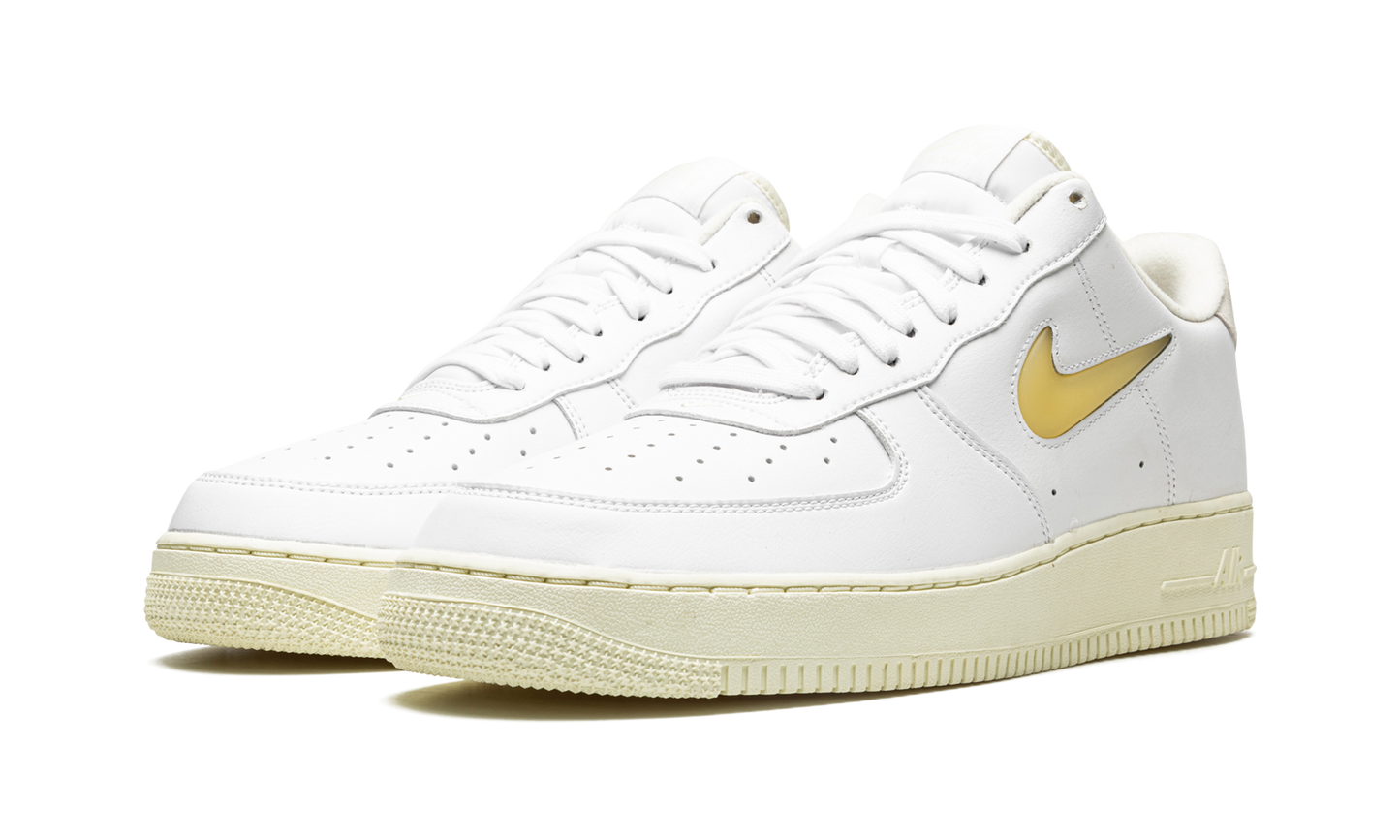 Nike Air Force 1 Low Jewel "White/Pale Vanilla" DC8894 100