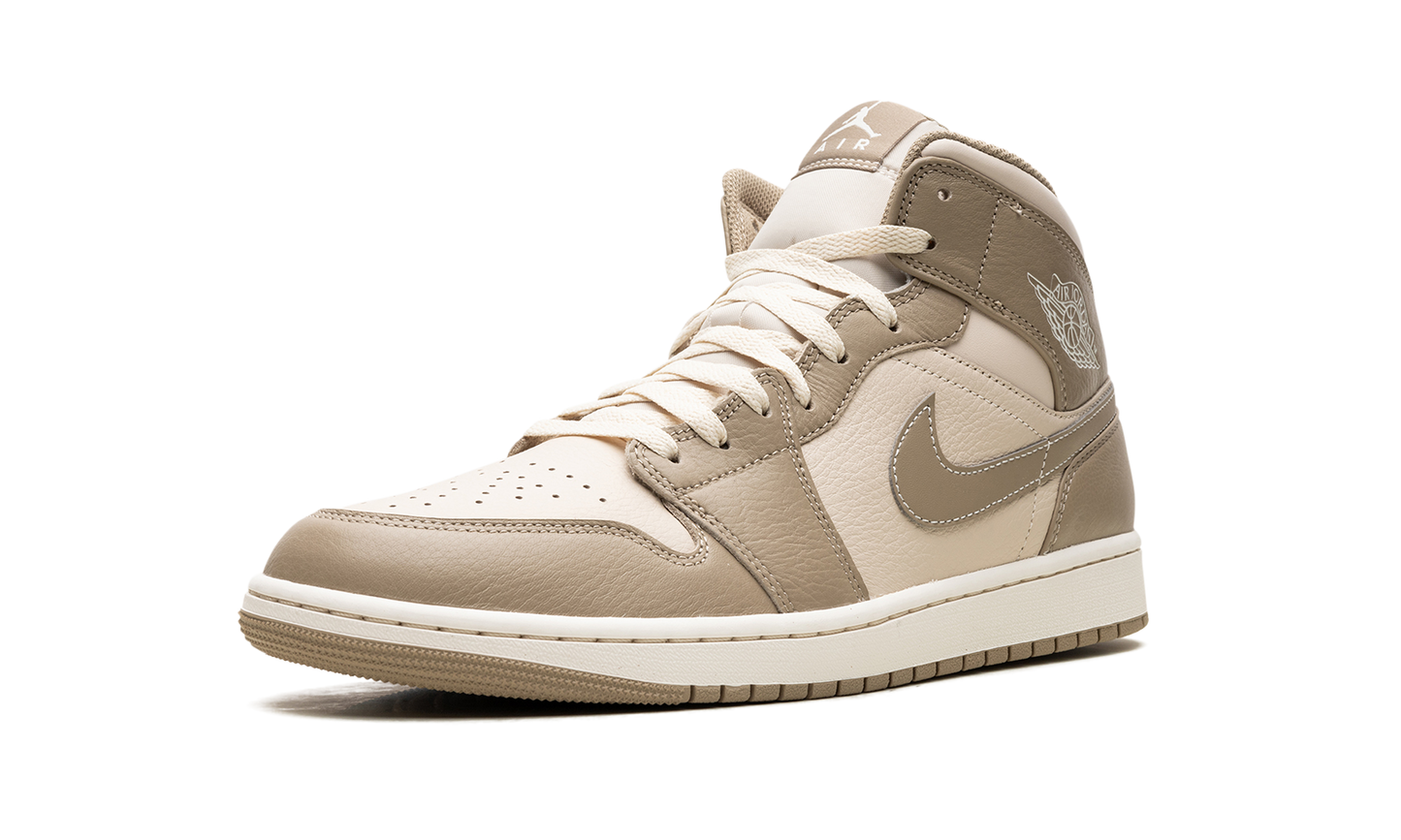 Air Jordan 1 Mid LEGEND LIGHT BROWN HF4830 203