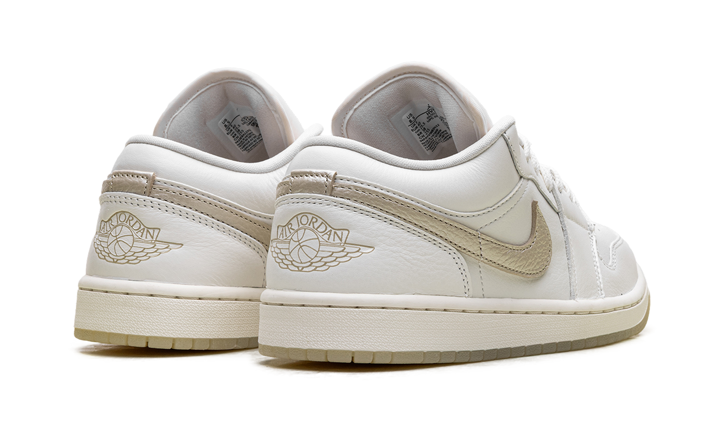 Jordan 1 Low SE WMNS Metallic Team Gold HV5157 100