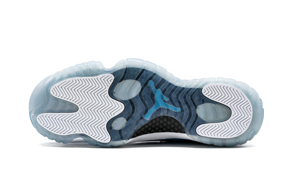 Air Jordan 11 Retro Pantone 689479 405