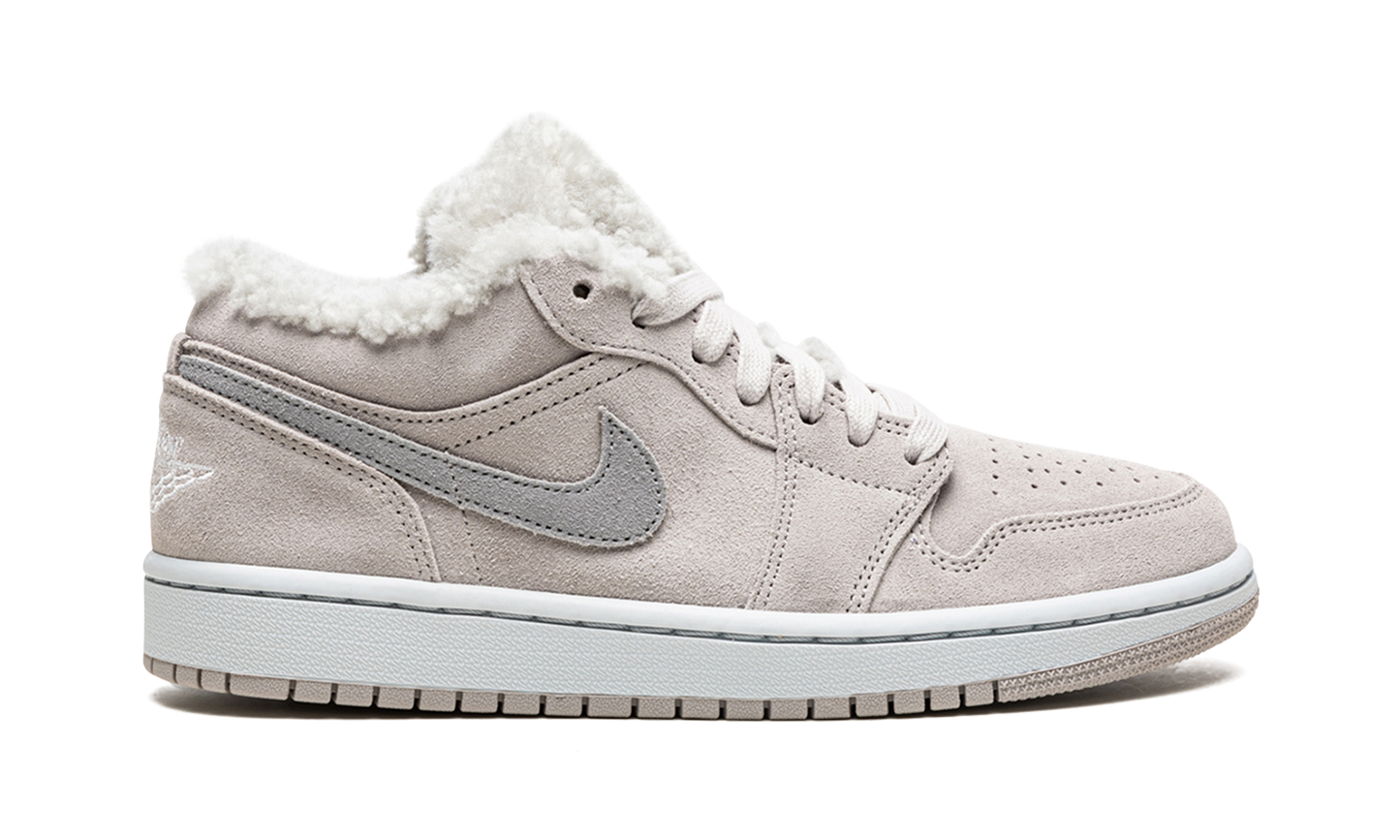 AIR JORDAN 1 Low SE WMNS Sherpa Fleece DO0750 002