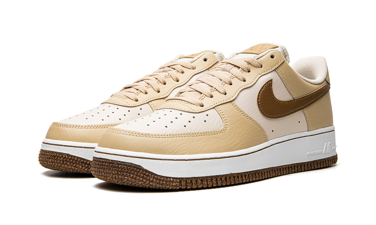 Nike Air Force 1 Low '07 LV8 "Inspected by Swoosh" DQ7660 200