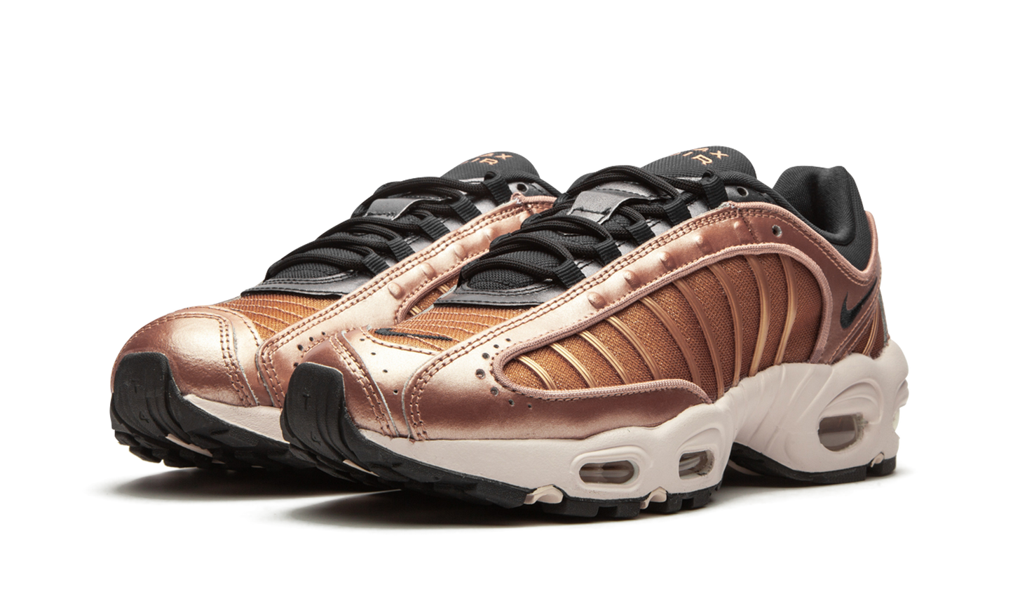 Nike AIR MAX TAILIND 4 WMNS "Metallic Red Bronze" CT1184 900