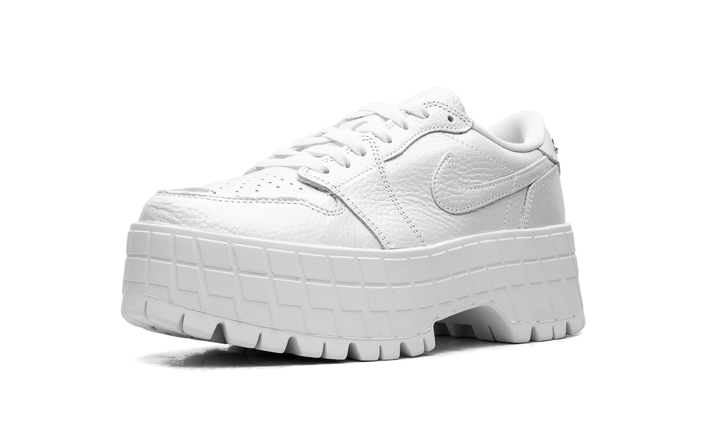 Jordan 1 Brooklyn Low WMNS White Metallic Silver HF3184 100