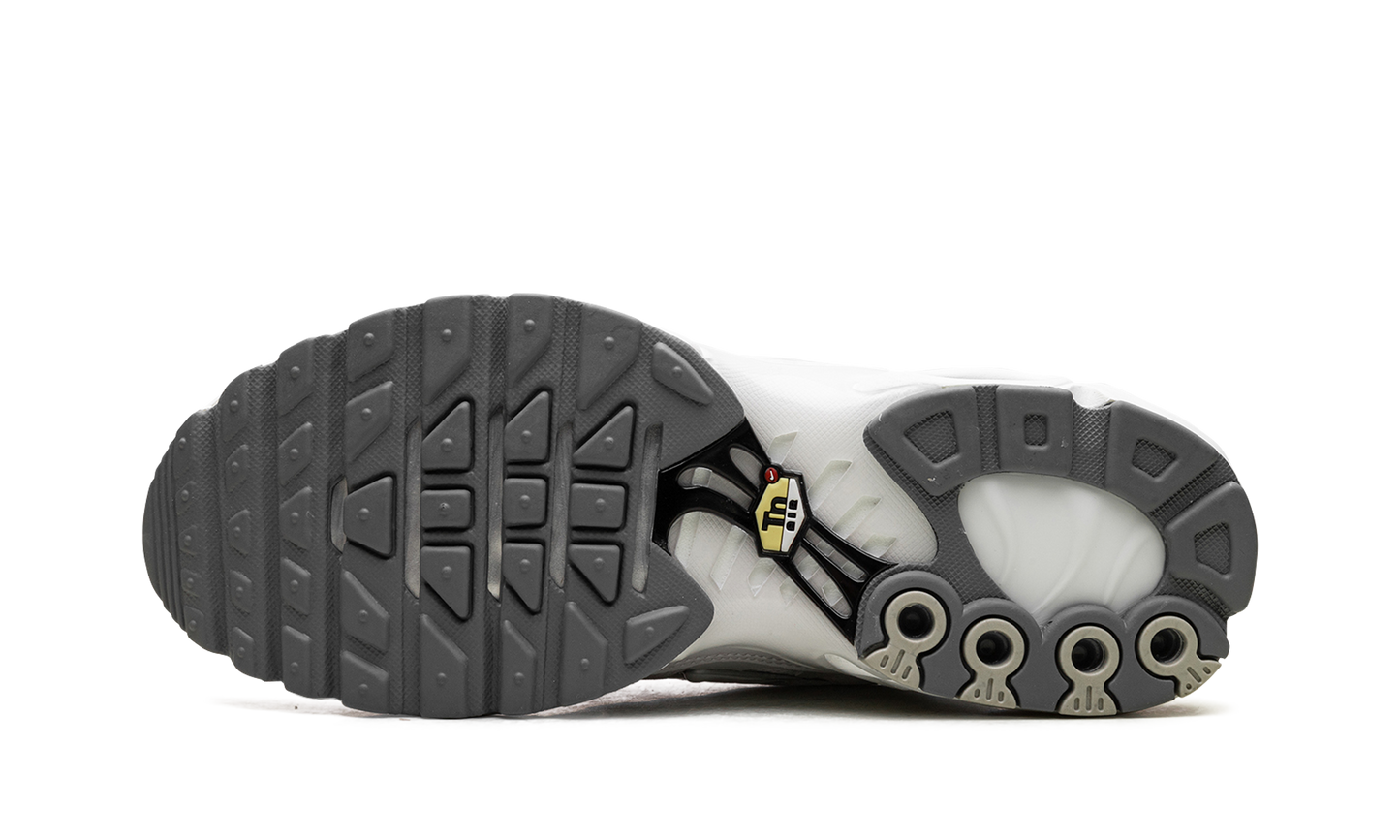 Nike Air Max Plus "Triple White" 604133 139