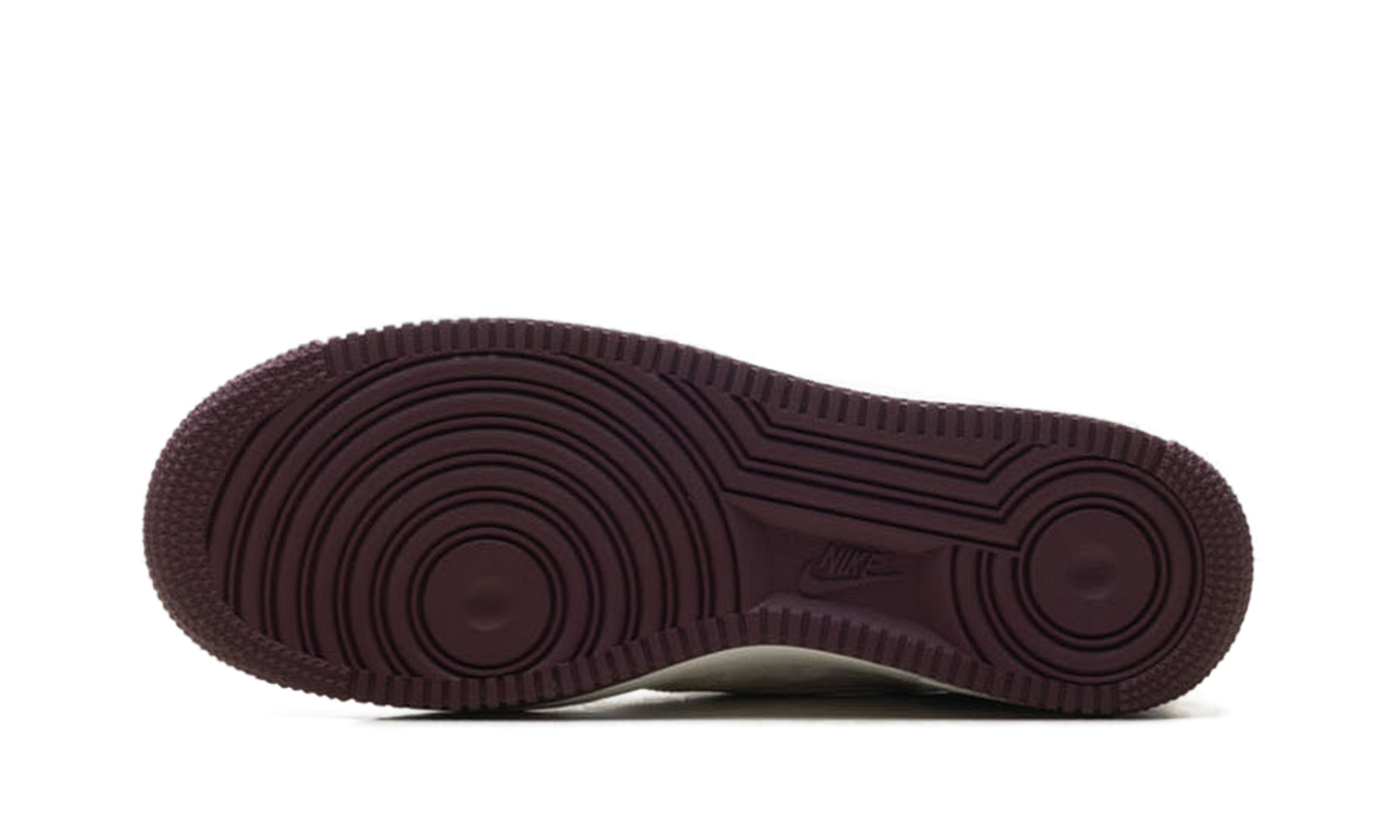 Nike Nike Air Force 1 WMNS Valentine's Day (2026) IQ4937 161