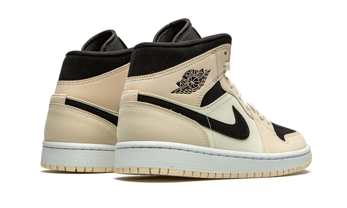 AIR JORDAN 1 MID WMNS Guava Ice BQ6472 800