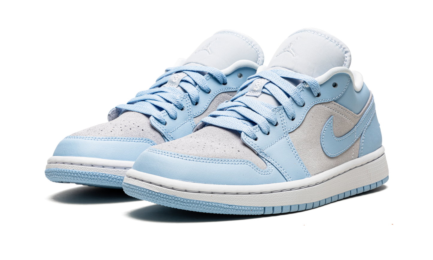 JORDAN 1 Low WMNS Football Grey Aluminum DC0774 050