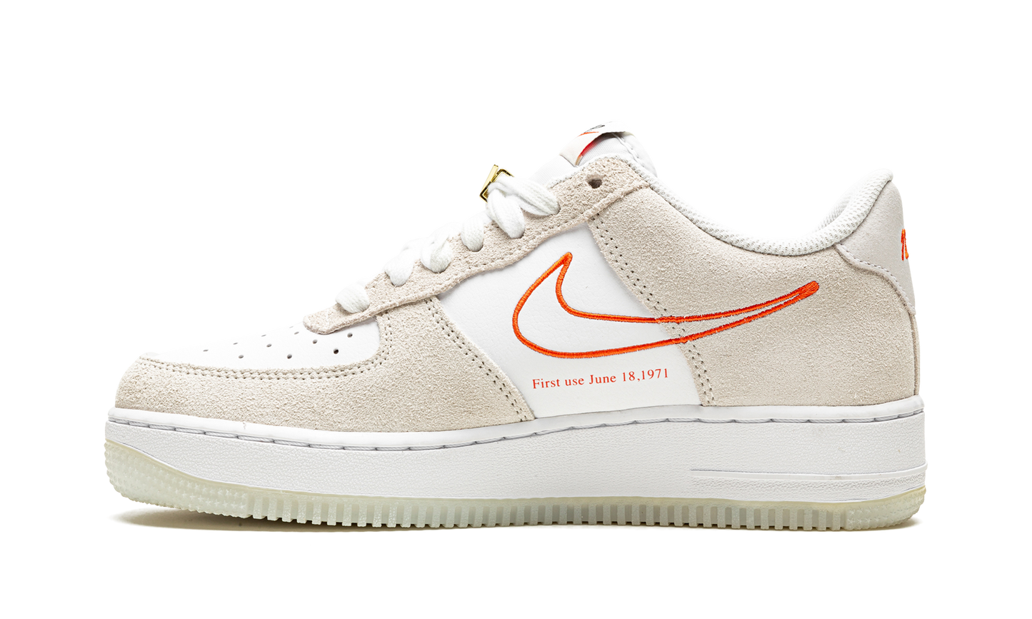 Nike AIR FORCE 1 '07 SE MNS WMNS First Use DA8302 101