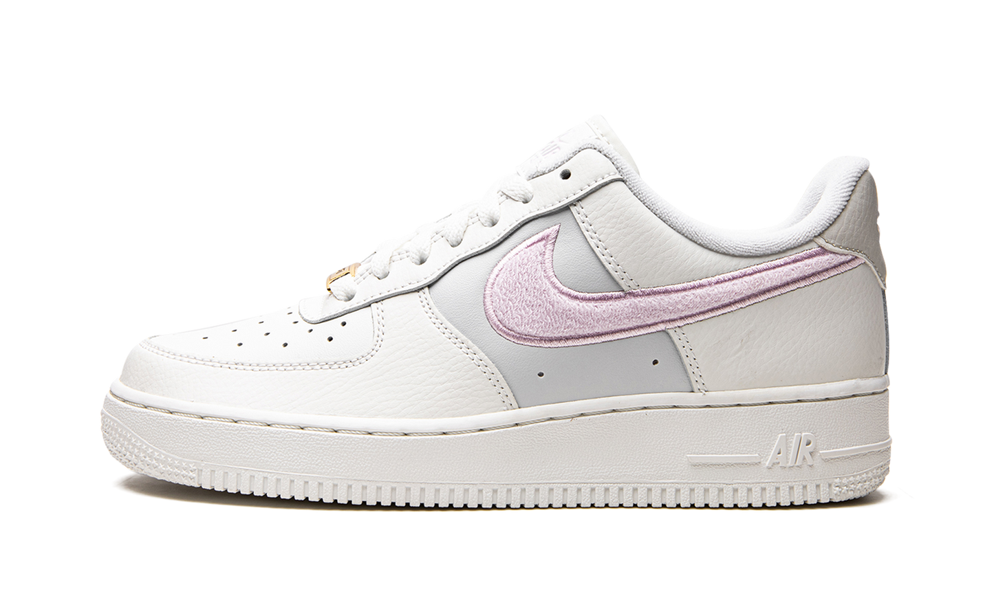 Nike AIR FORCE 1 07 WMNS REGAL PINK DQ0826 100