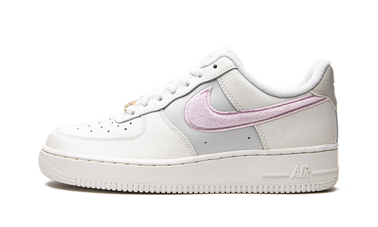 Nike AIR FORCE 1 07 WMNS REGAL PINK DQ0826 100