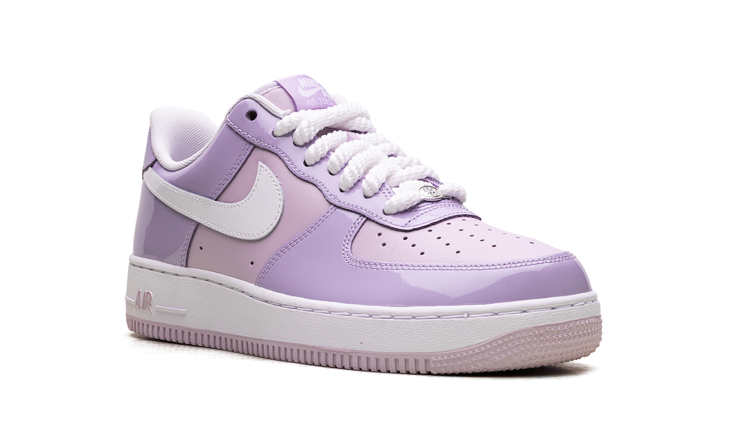Nike Air Force 1 Low '07 LV8 "Hydrangeas Patent" HV9405 500