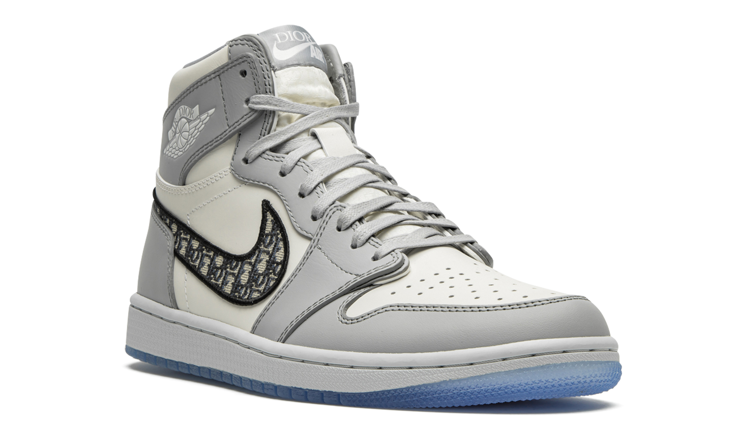 Air Jordan 1 Retro High Dior CN8607 002