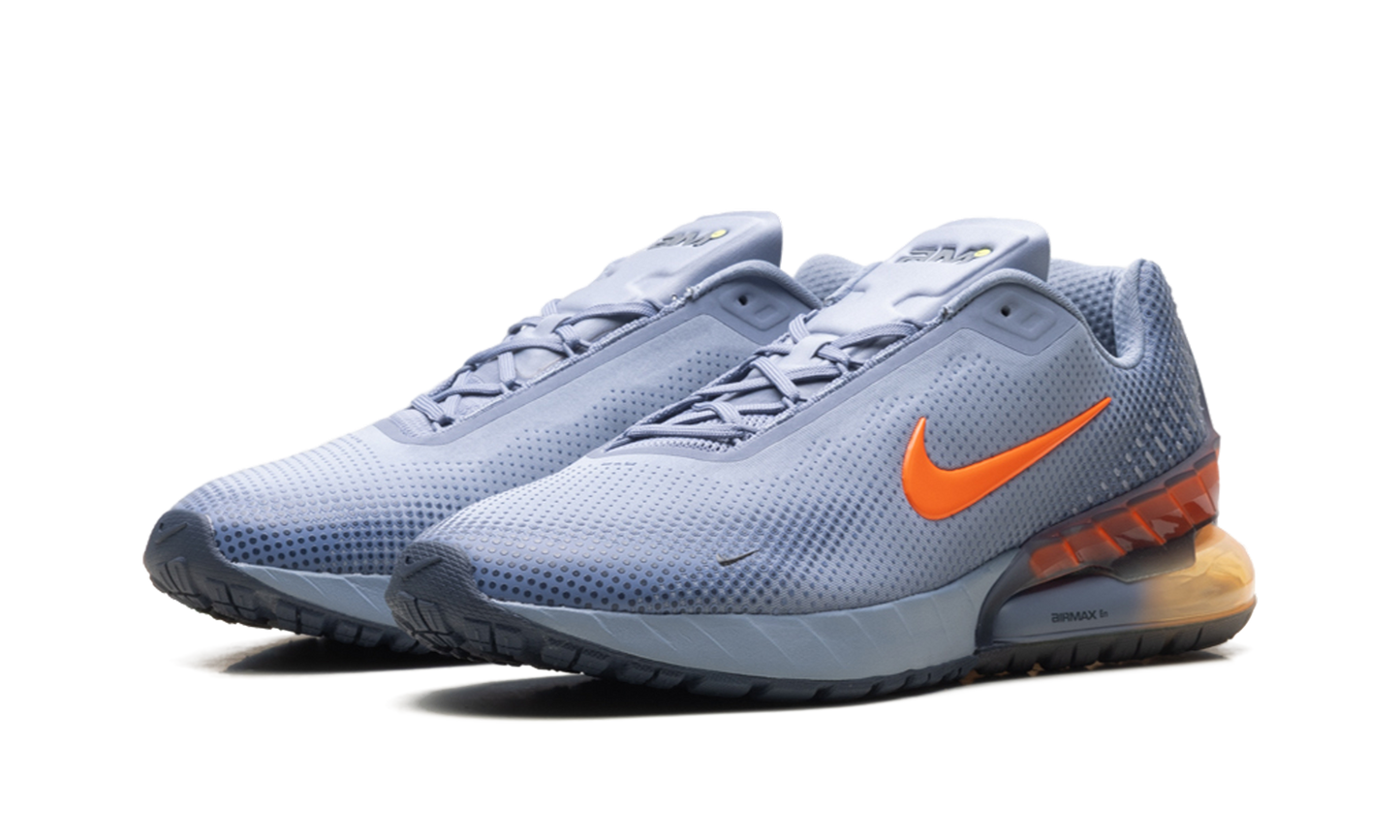 Nike Air Max Phoenix "Black/Black/Anthracite/Dark Grey" FZ5307 400