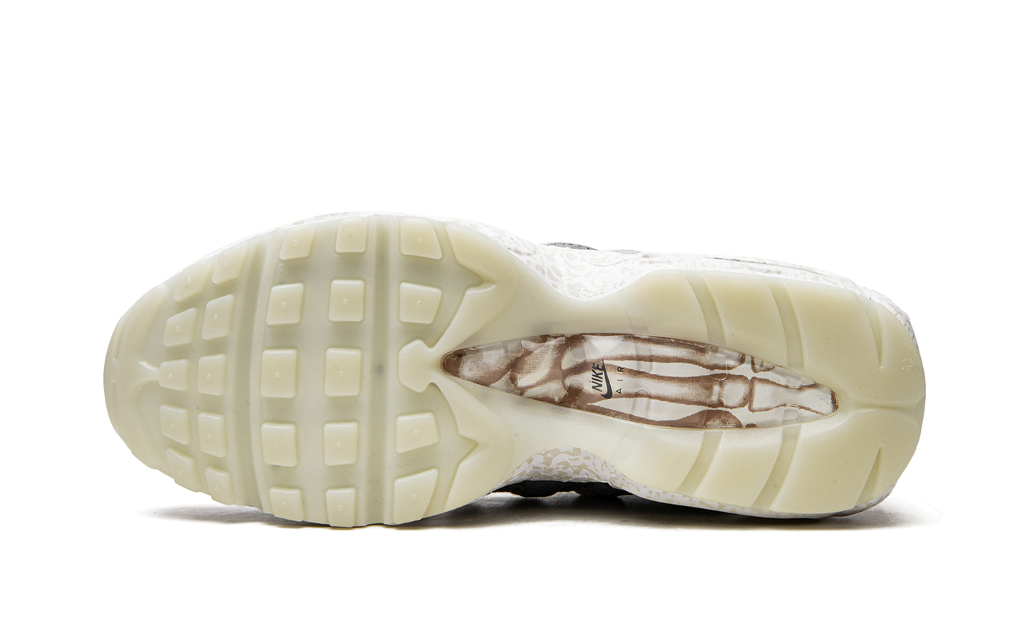 Nike Air Max 95 QS "Light Bone-Glow in the Dark" DV2593 100
