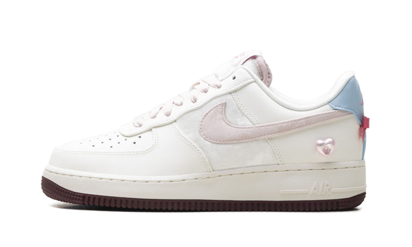Nike Nike Air Force 1 WMNS Valentine's Day (2026) IQ4937 161