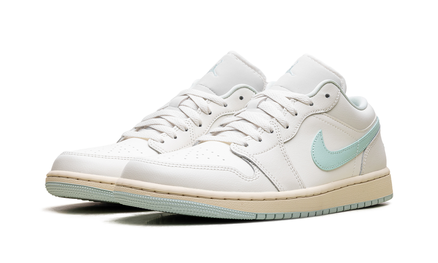 Jordan 1 Low WMNS Sail Igloo DC0774 134