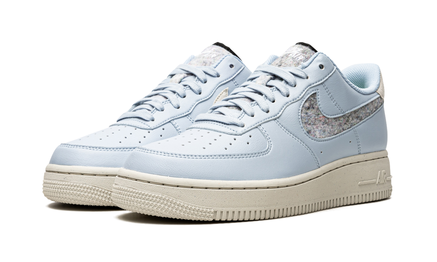 Nike AIR FORCE 1 LO 07 SE () WMNS Light Armory Blue