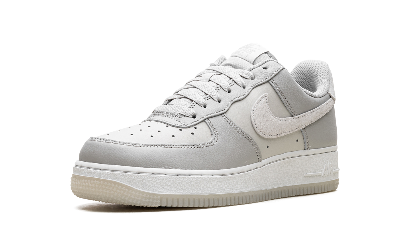Nike Air Force 1 '07 "Light Bone" FN5832 001