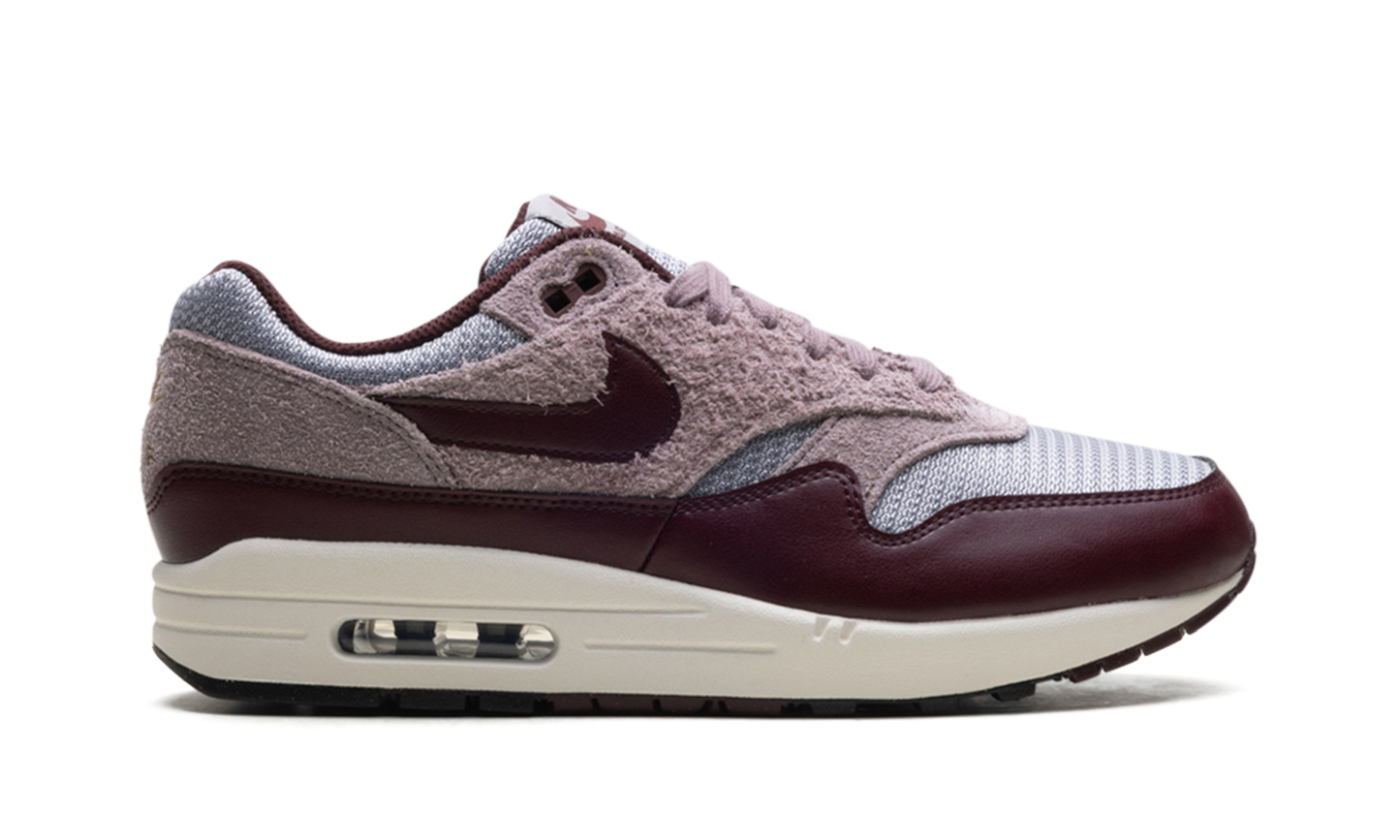 Nike Air Max 1 ESS PRM "CEMENT GREY/BURGUNDY CRUSH" FQ7327 001