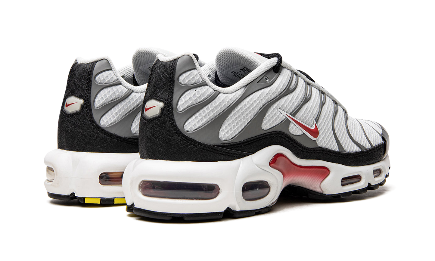 Nike Air Max Plus "Photon Dust / Varsity Red" DM0032 002