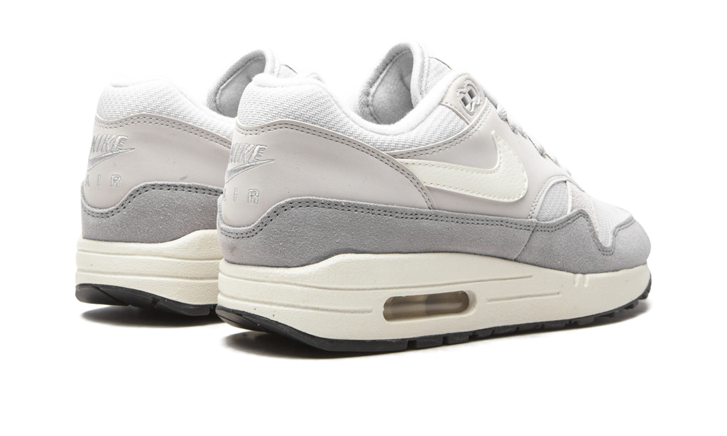 Nike Air Max 1 AH8145 011