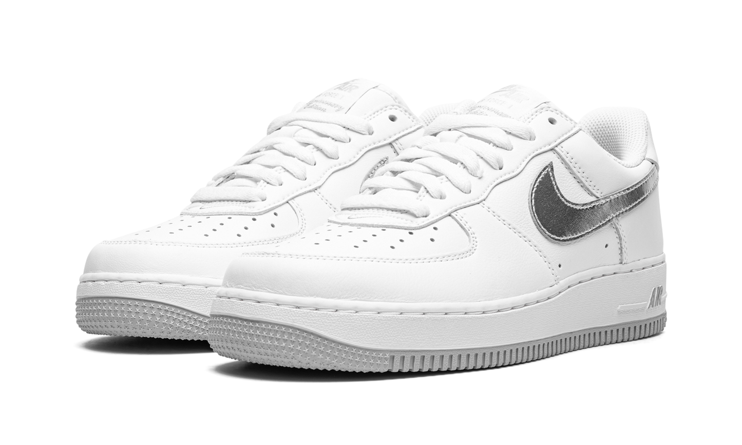 Nike Air Force 1 Low "Silver Swoosh" DZ6755 100