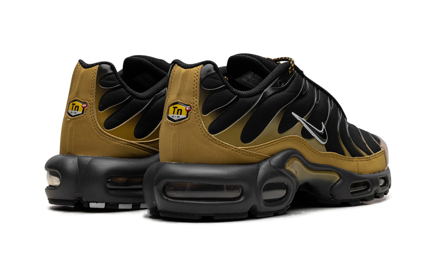 Nike AIR MAX PLUS "Black" FB9722-700