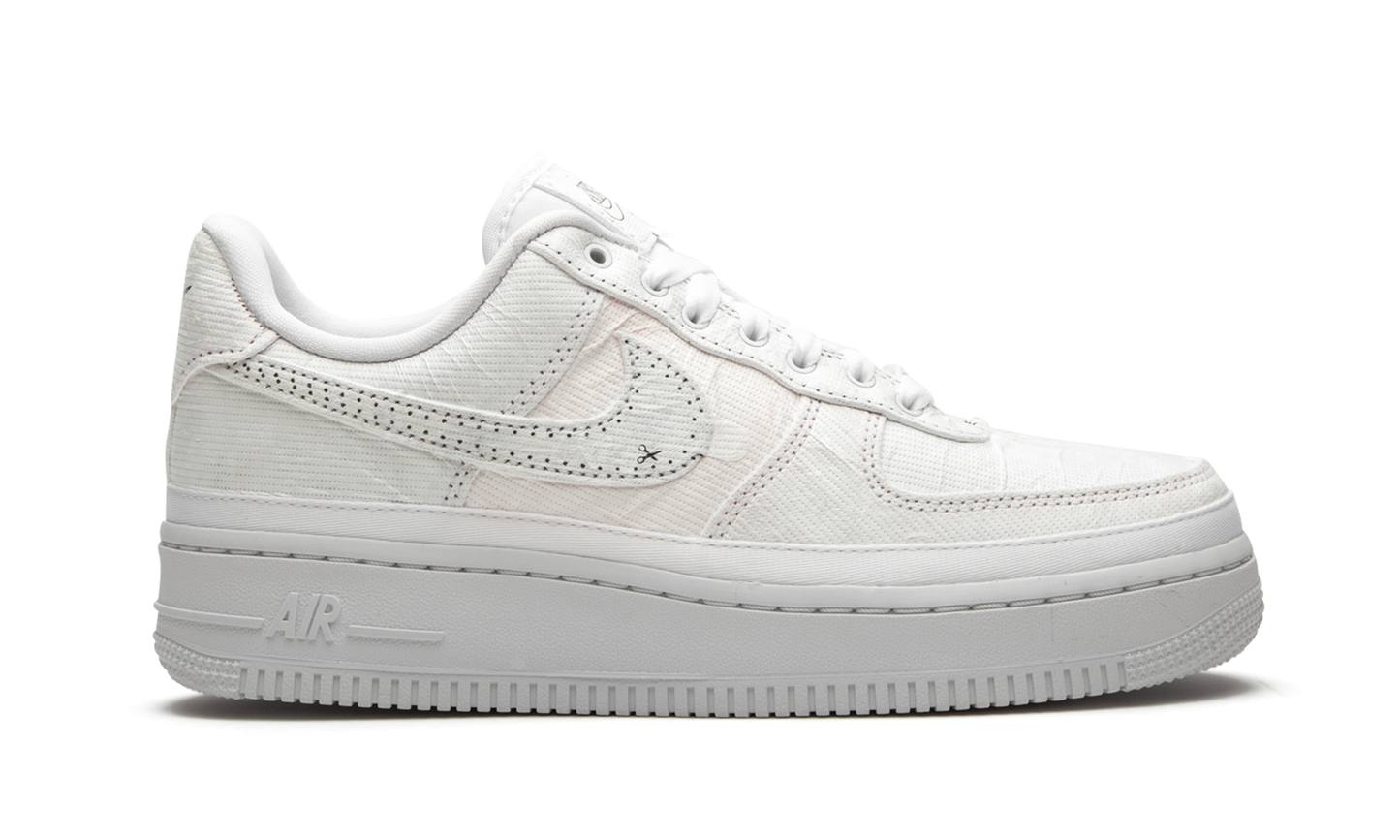 Nike AIR FORCE 1 LO LX WMNS Reveal - Black Swoosh CJ1650 100