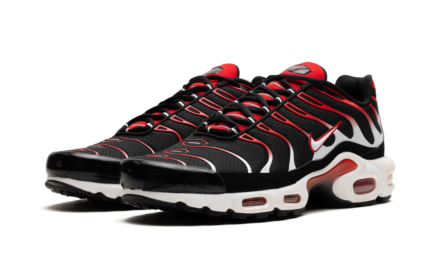 Nike Air Max Plus "Black White University Red" DM0032 004