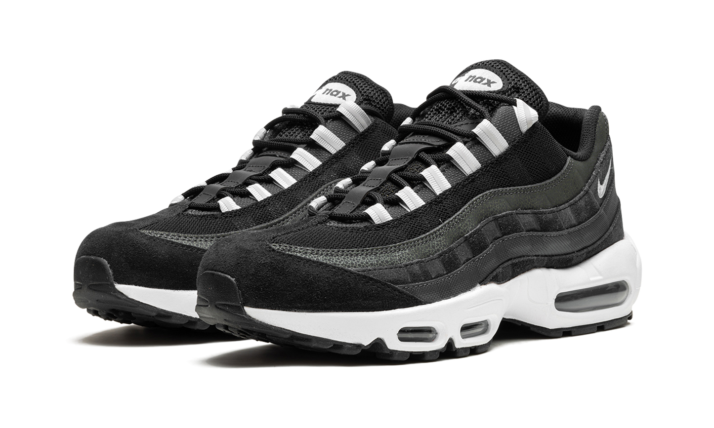 Nike Air Max 95 "Black / Pure Platinum" DM0011 009